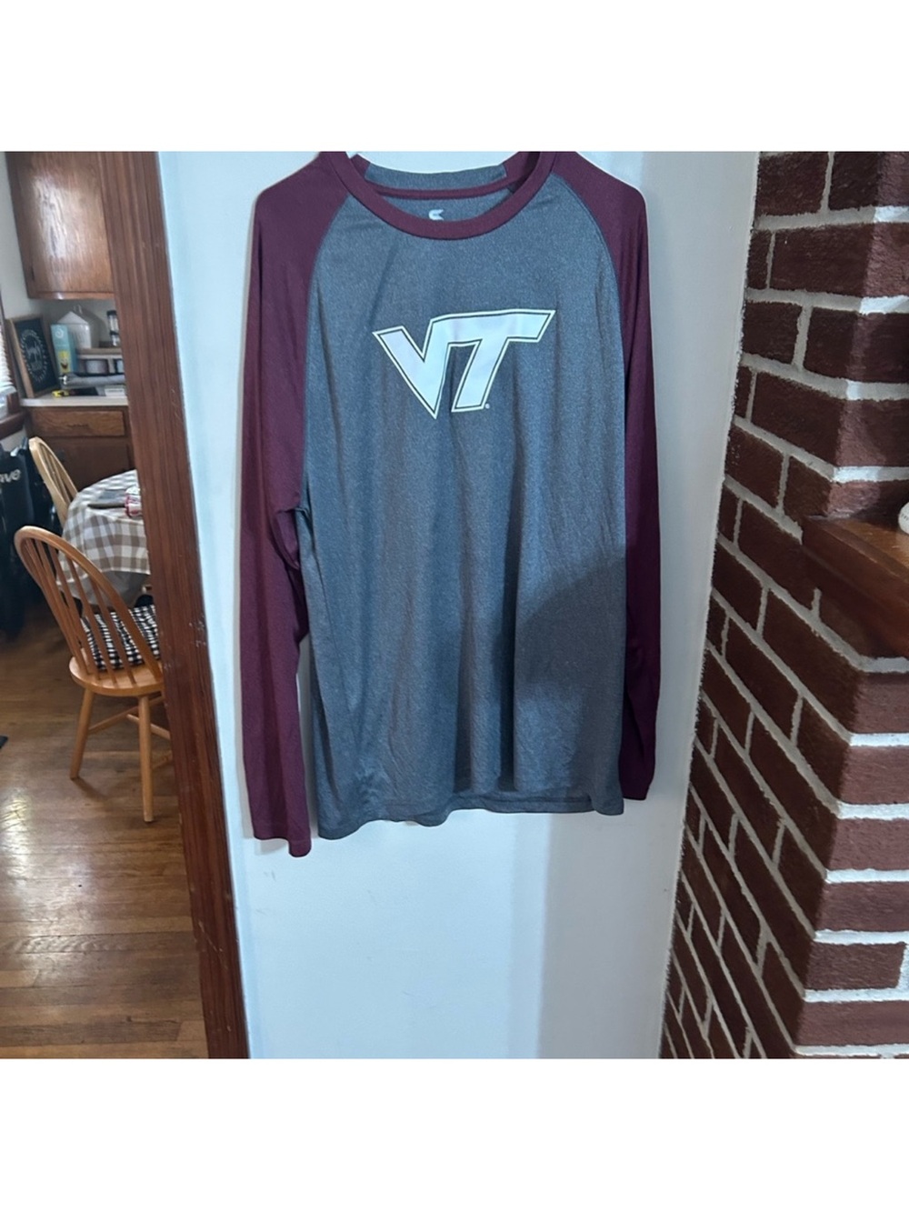 Colosseum Gray and Maroon VT Raglan Long-Sleeve Tee Size XL